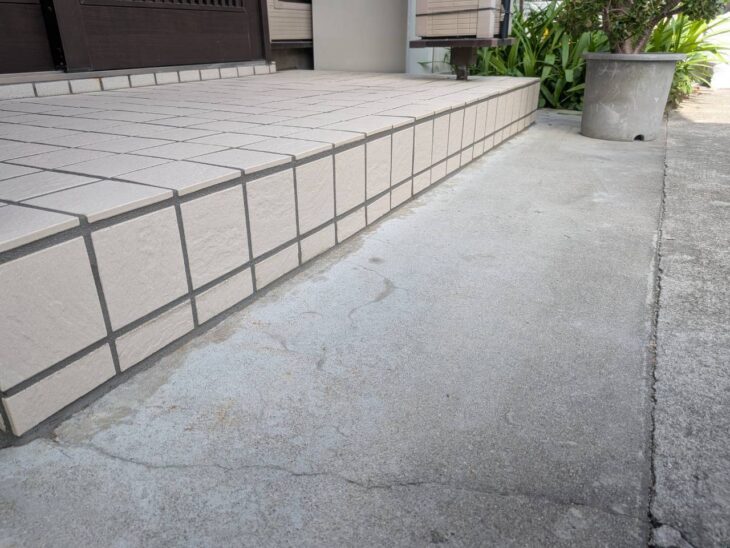   玄関タイル補修